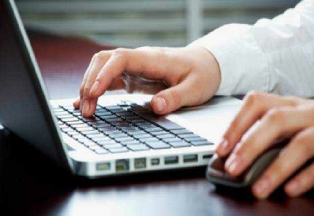 SCHIMBAREA PROPRIETARULUI VEHICULELOR ÎN ROMÂNIA SE VA FACE ONLINE PÂNĂ LA SFÂRȘITUL ANULUI 2024