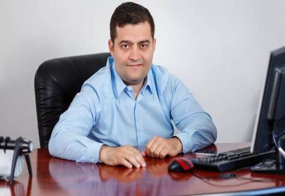 TĂNASE STAMULE: ADRIAN CÂCIU, FĂURITORUL DE GĂURI NEGRE BUGETARE, ÎȘI DĂ CU PĂREREA DESPRE PROGRAMUL PNL FĂRĂ SĂ ÎNȚELEAGĂ NIMIC DIN MECANISMELE ECONOMIEI