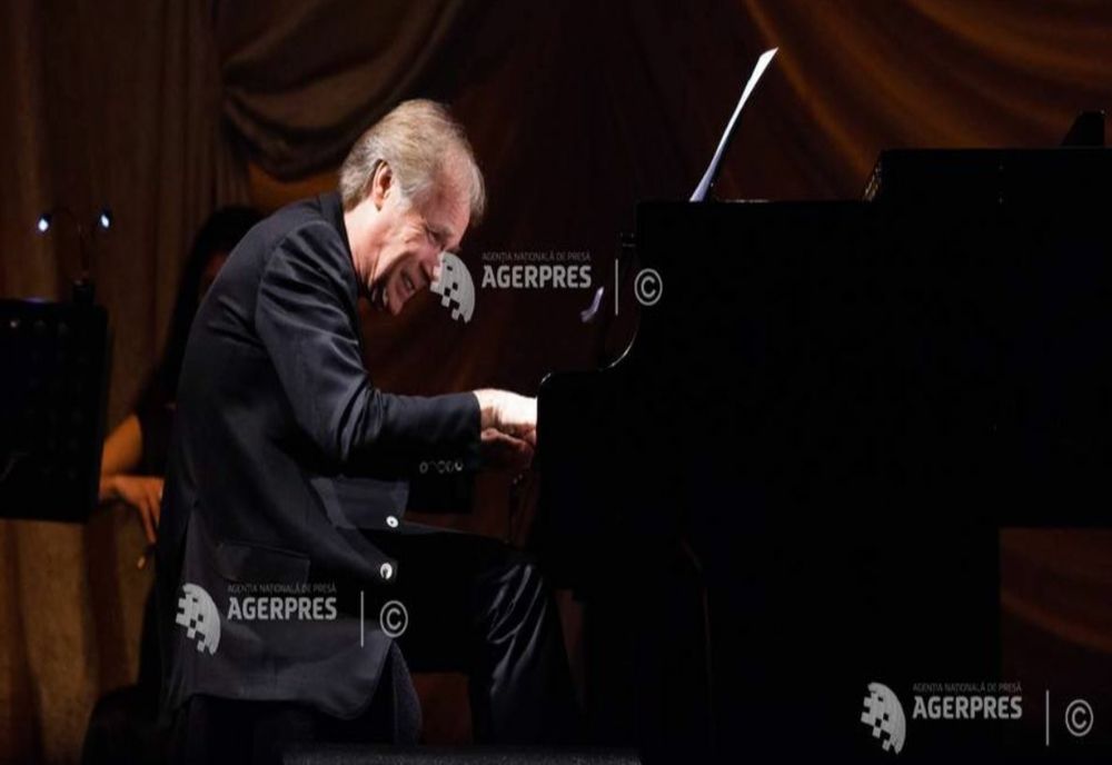RICHARD CLAYDERMAN REVINE, MARȚI, LA SALA PALATULUI
