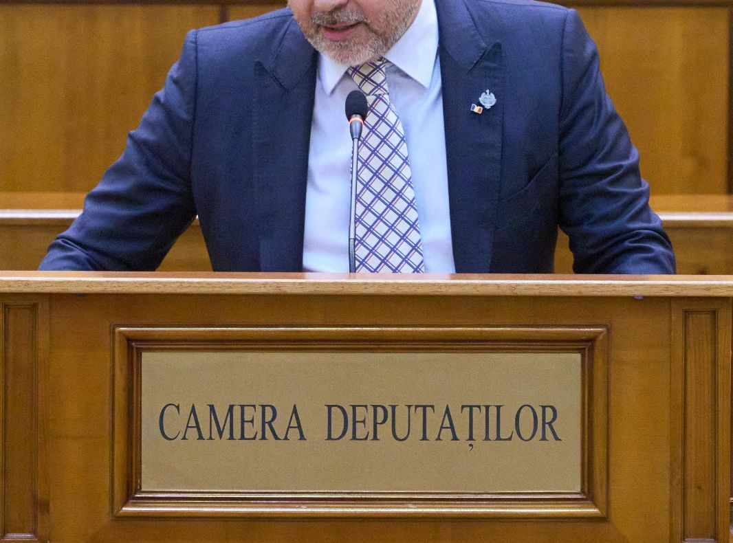 COSMIN CORENDEA: MOȚIUNEA ÎMPOTRIVA LUI EMIL HUREZEANU – BLOCATĂ ABUZIV DE PNL