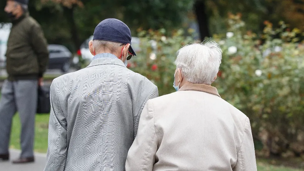 Cu cât ar trebui să crească pensiile de anul viitor. Majorarea depinde de viitorul guvern