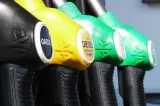 Carburanții se ieftinesc în România. Benzina a coborât la 8,5 lei pe litru