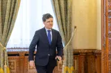 Nicușor Dan ar urma să desemneze noul premier cel târziu mâine. Șeful statului pleacă în Polonia - SURSE