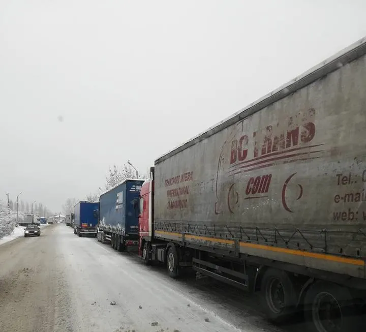 cozi de tiruri în Vama Giurgiu
