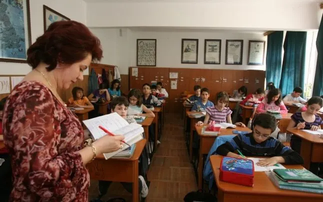 elevi la școală