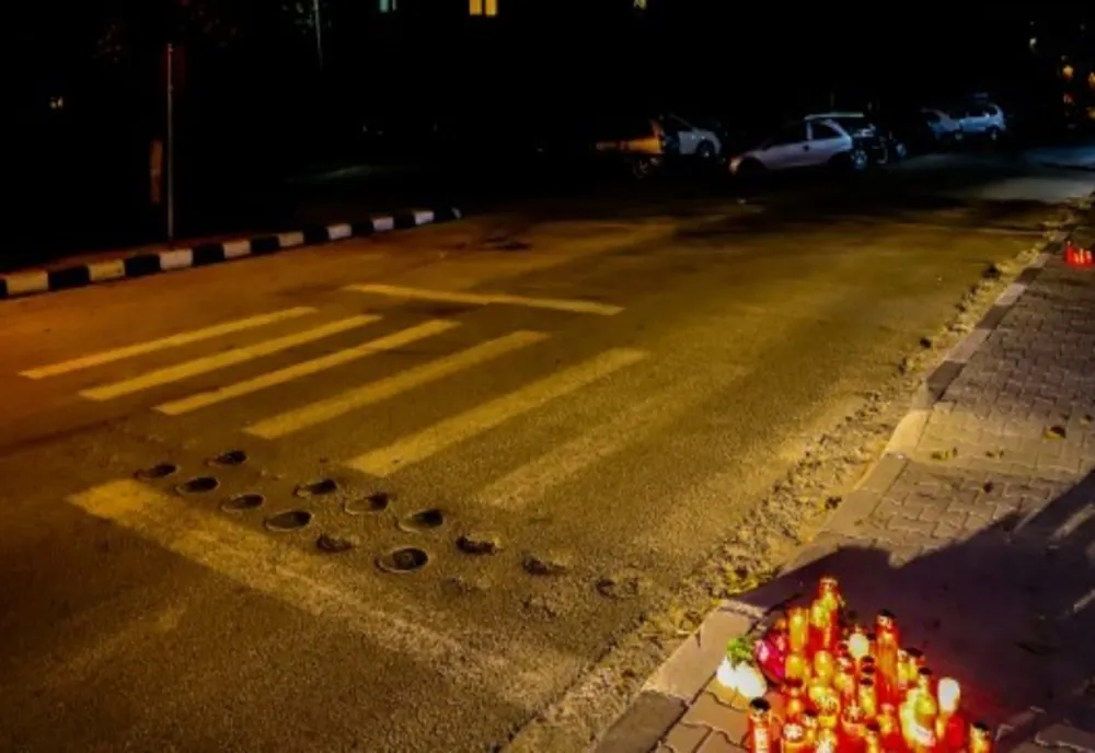 Fetiță de 13 ani, moartă după ce a fost accidentată pe trecerea de pietoni