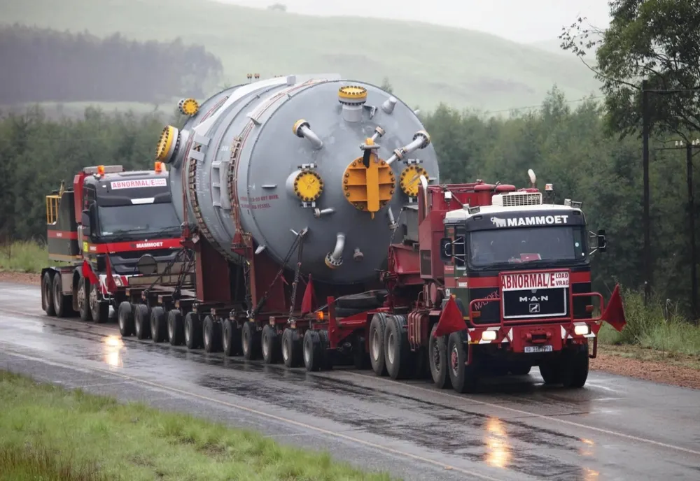 Circulație îngreunată pe mai multe artere rutiere din județul Ilfov și Giurgiu, din cauza unui transport agabaritic
