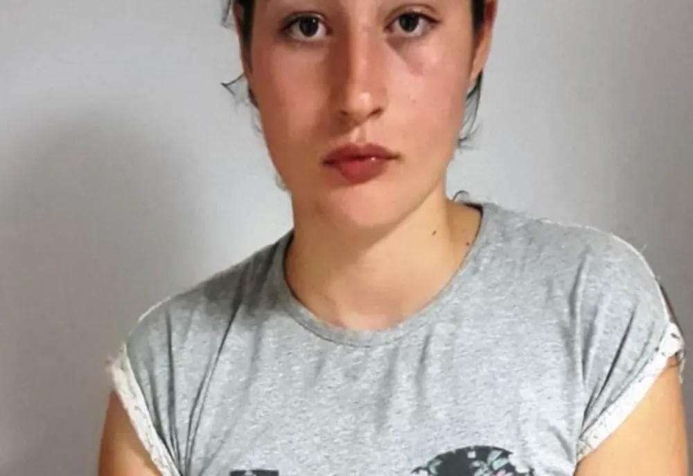 O fată de 14 ani, a dispărut de la domiciliu