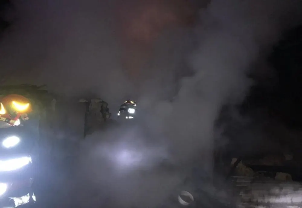 Incendiu izbucnit la o casă din localitatea Remuș