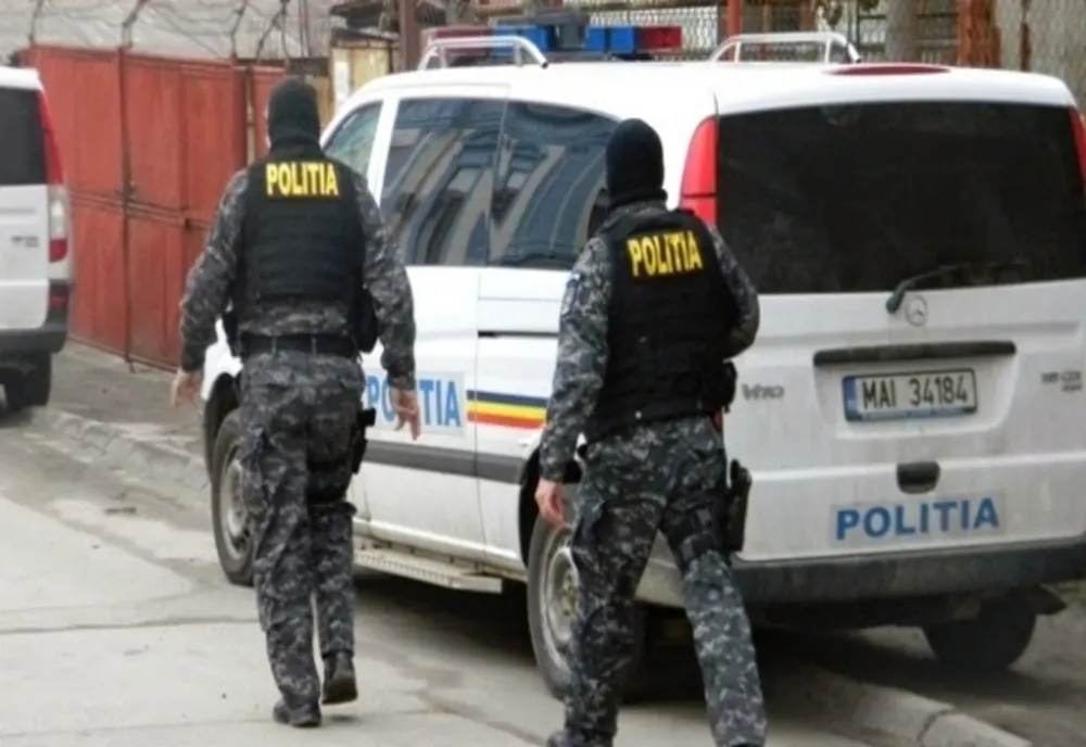Percheziții la suspecți de furturi de țeavă metalică de la sonde petroliere