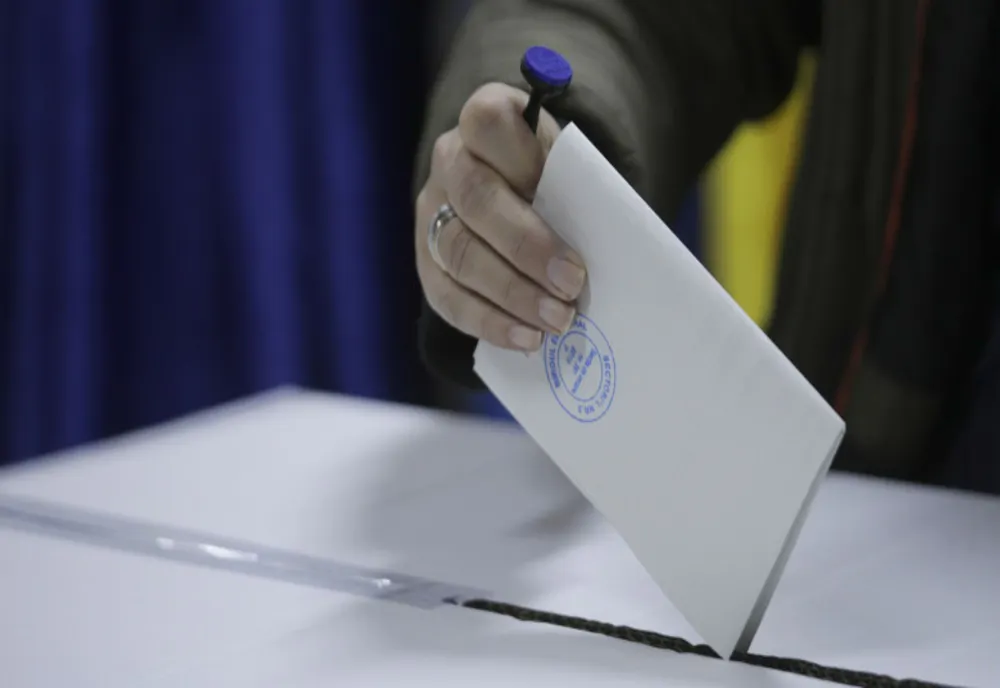 BEC: Votul va fi valabil şi dacă ştampila de pe buletin depăşeşte patrulaterul, dar opţiunea e evidentă