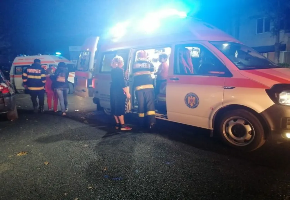 Trei minori, intoxicați cu fum, în urma unui incendiu izbucnit într-un apartament din Giurgiu