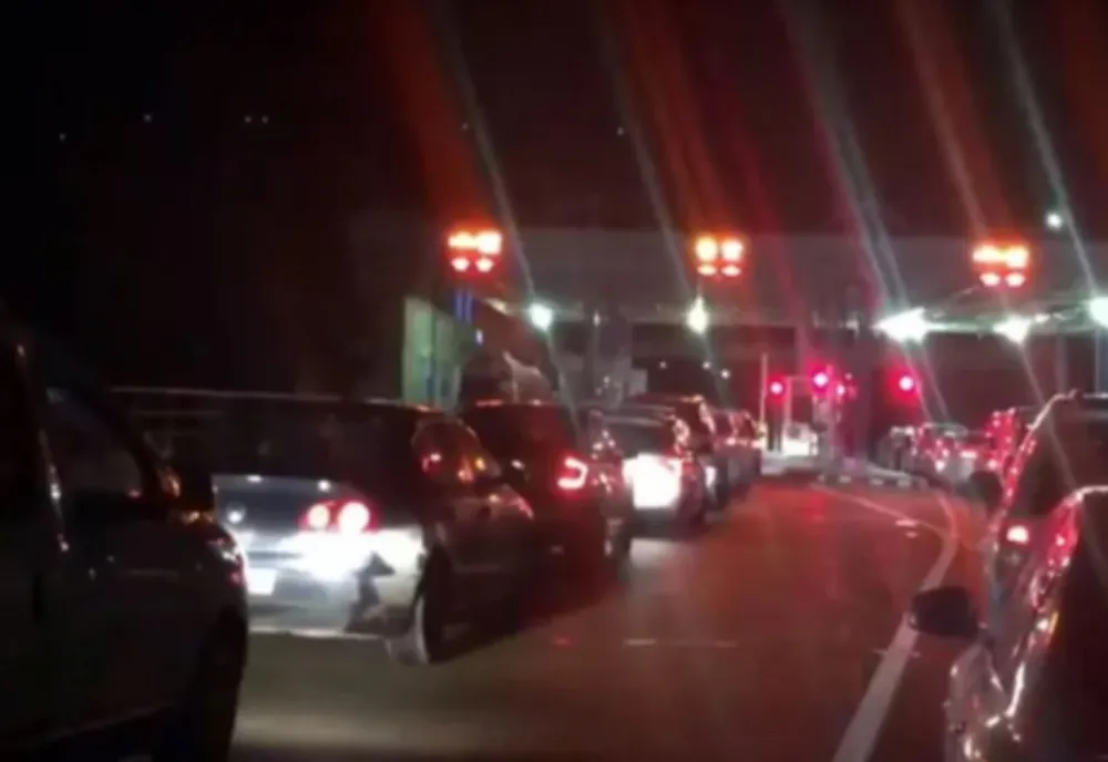 Coloane de autoturisme în Vama Giurgiu, la intrarea în țară