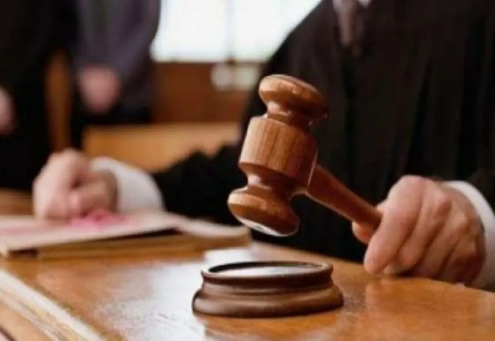 Foști angajați ai Direcției Județene pentru Evidența Persoanelor Giurgiu, condamnați pentru infracțiuni de corupție