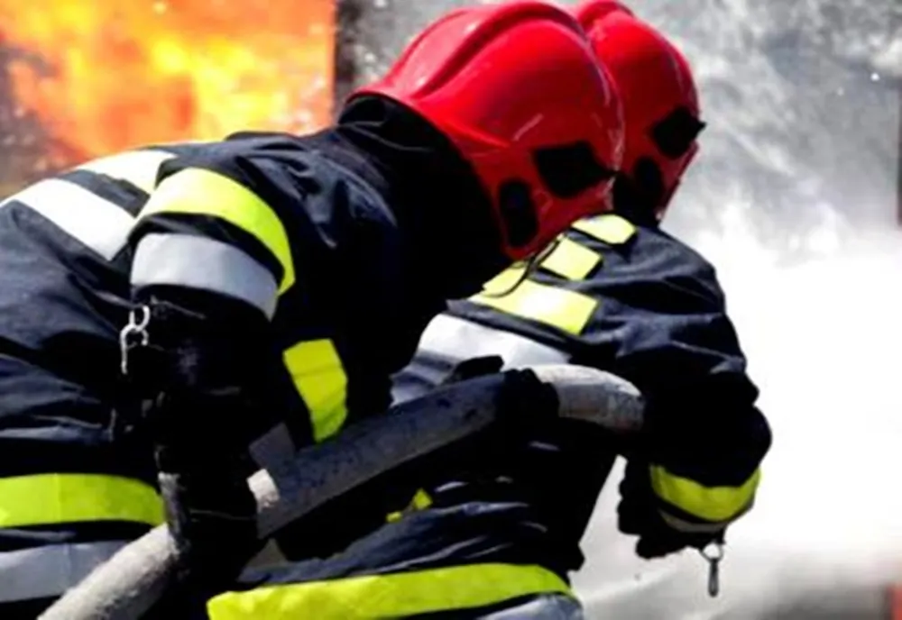 Incendiu la o vilă din Florești. Șase speciale din trei județe intervin la fața locului