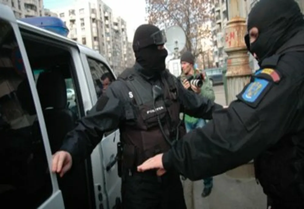 Percheziţii în Giurgiu şi în alte două judeţe într-un dosar de proxenetism