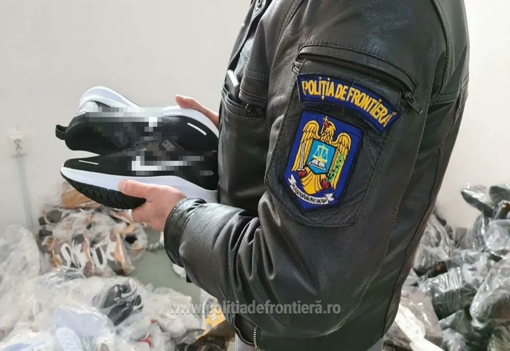 Sute de parfumuri, articole de încălțăminte și marochinărie, în valoare de 32.000 euro, confiscate de polițiștii de frontieră