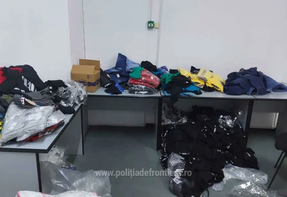 Peste 1.500 de articole vestimentare contrafăcute, confiscate de polițiștii de frontieră giurgiuveni