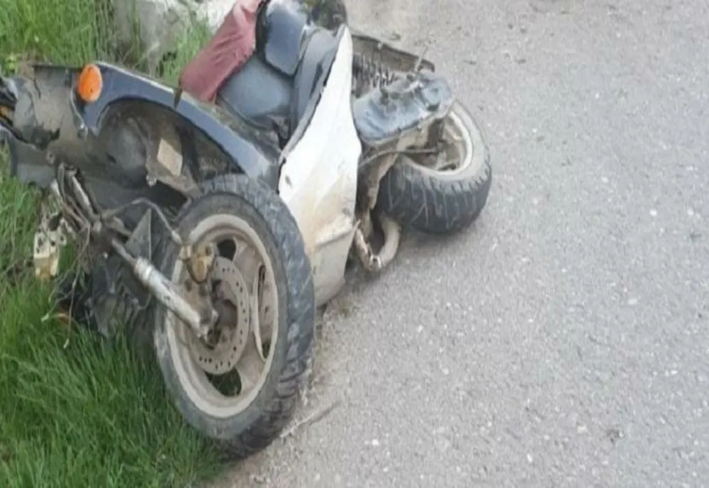 Giurgiu. Doi bărbați aflați sub influența alcoolului s-au autoaccidentat după ce au căzut cu scuterele