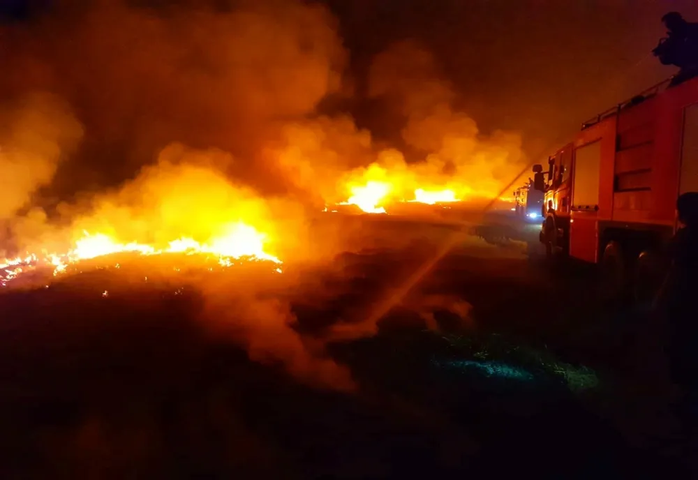 Trei incendii de vegetație uscată în județul Giurgiu, în doar câteva ore 