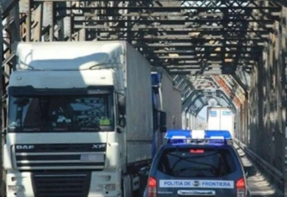 Peste 21 de tone de deșeuri din cauciuc, încărcate în Bulgaria, oprite la PTF Giurgiu