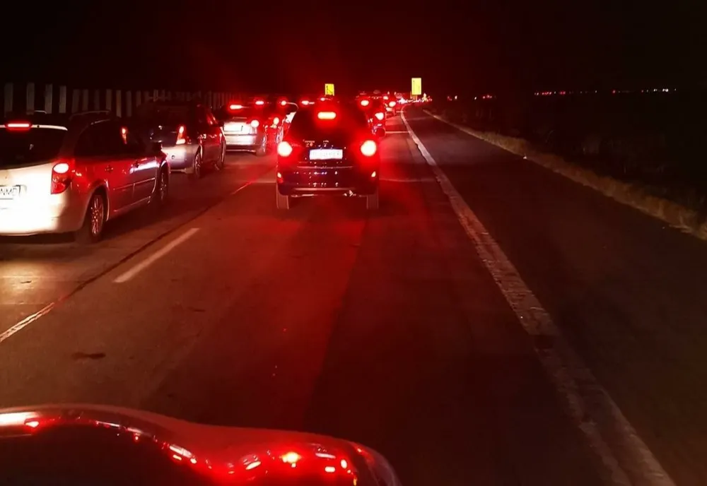 Giurgiu. Coliziune în lanţ pe Autostrada A1. Cinci autoturisme au fost implicate