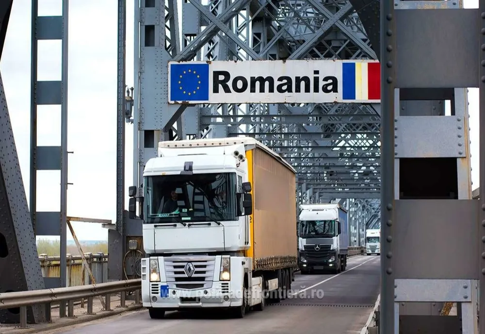 Haine contrafăcute, cu o valoare estimativă de 50.000 lei, descoperite la PTF Giurgiu