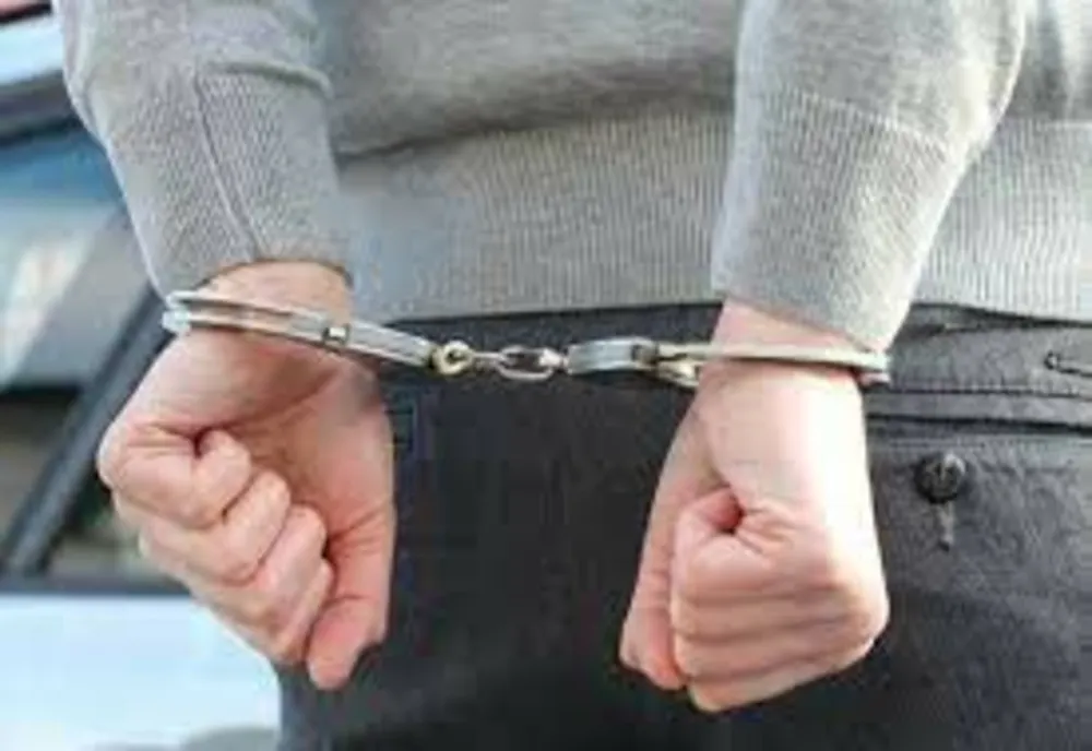 Giurgiu. Bărbatul din Stăneşti care şi-a înjunghiat soţia şi apoi a dat foc la casă, reţinut pentru tentativă de omor