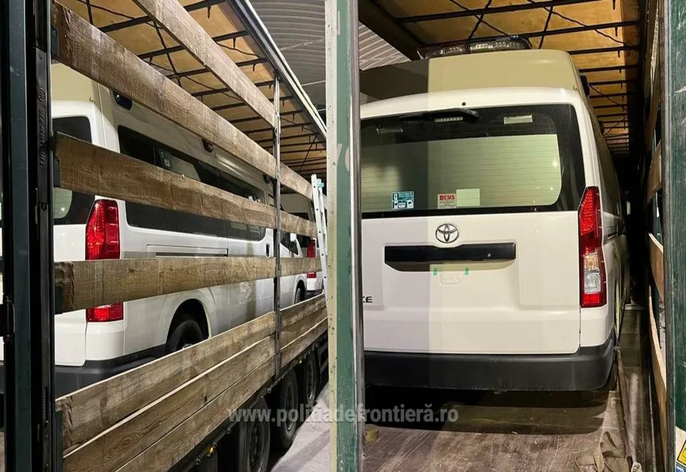 Tineri afgani, ascunși într-o ambulanță transportată pe un ansamblu rutier, depistați în PTF Giurgiu