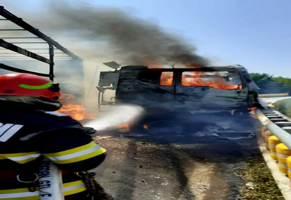 Giurgiu. Un TIR a luat foc pe DN 6. Traficul este blocat pe ambele sensuri