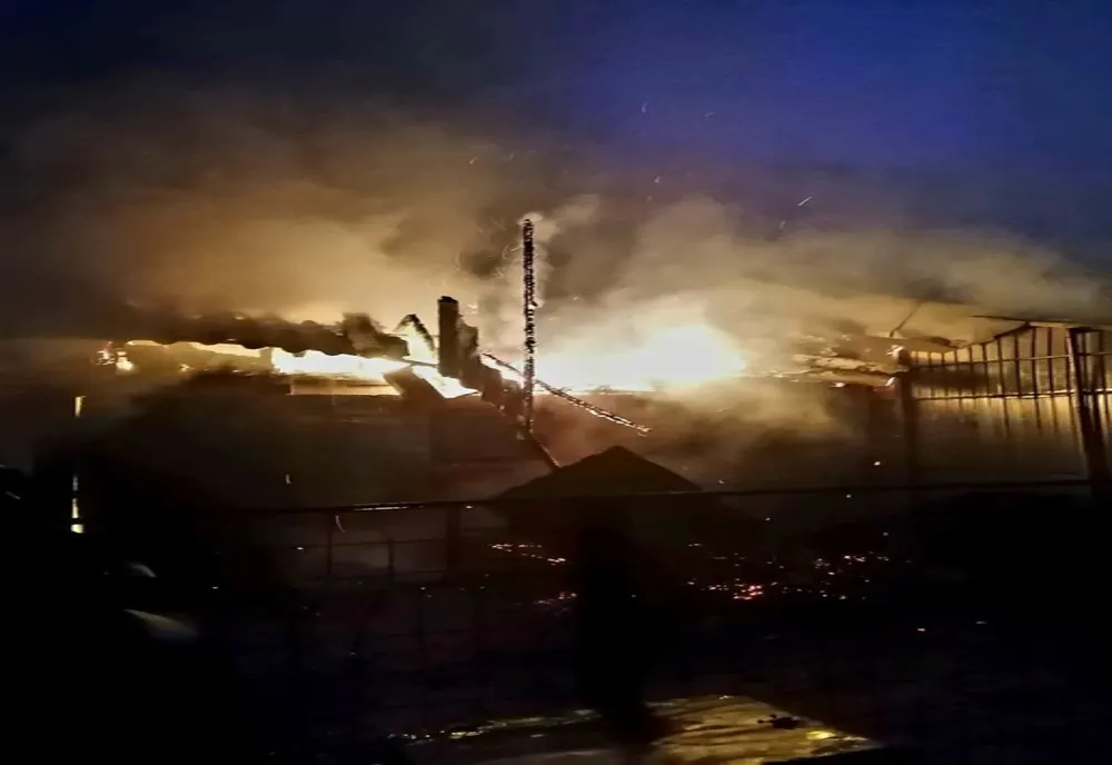 O bătrână din Malu, salvată dintr-un incendiu de pompierii giurgiuveni