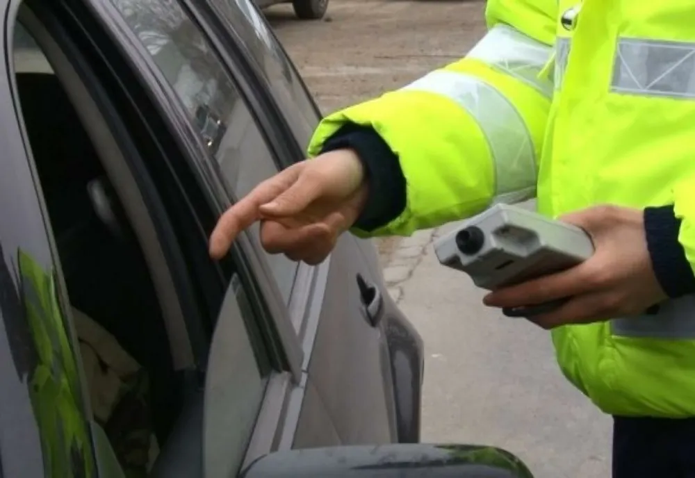Bucureştean depistat pe o stradă din Giurgiu în timp ce conducea maşina beat şi fără permis
