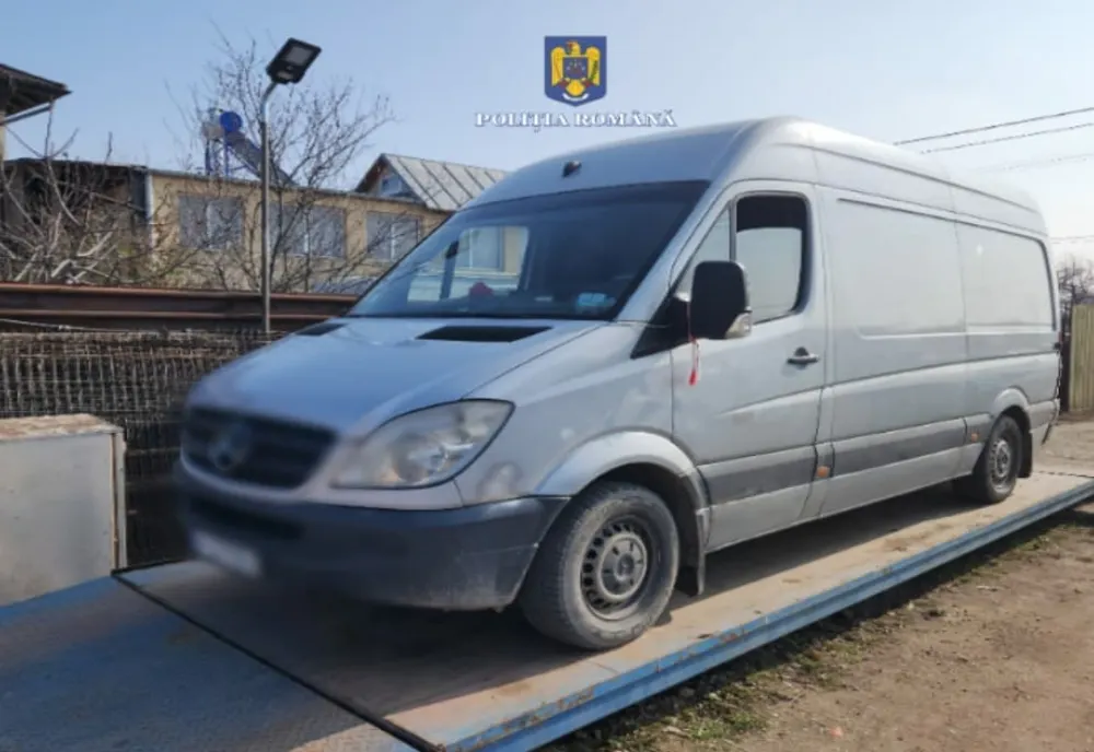 Autoutilitară indisponibilizată de polițiștii giurgiuveni