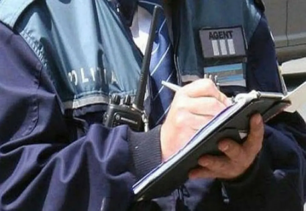Bărbat din Ogrezeni cercetat după ce a condus sub influența băuturilor alcoolice, fără permis de conducere şi cu vehiculul neînmatriculat