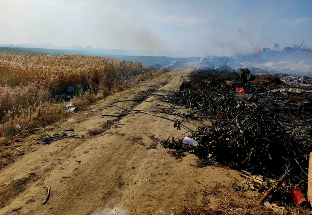 Giurgiu. Hectare întregi de orz şi vegetaţie uscată, distruse de incendii