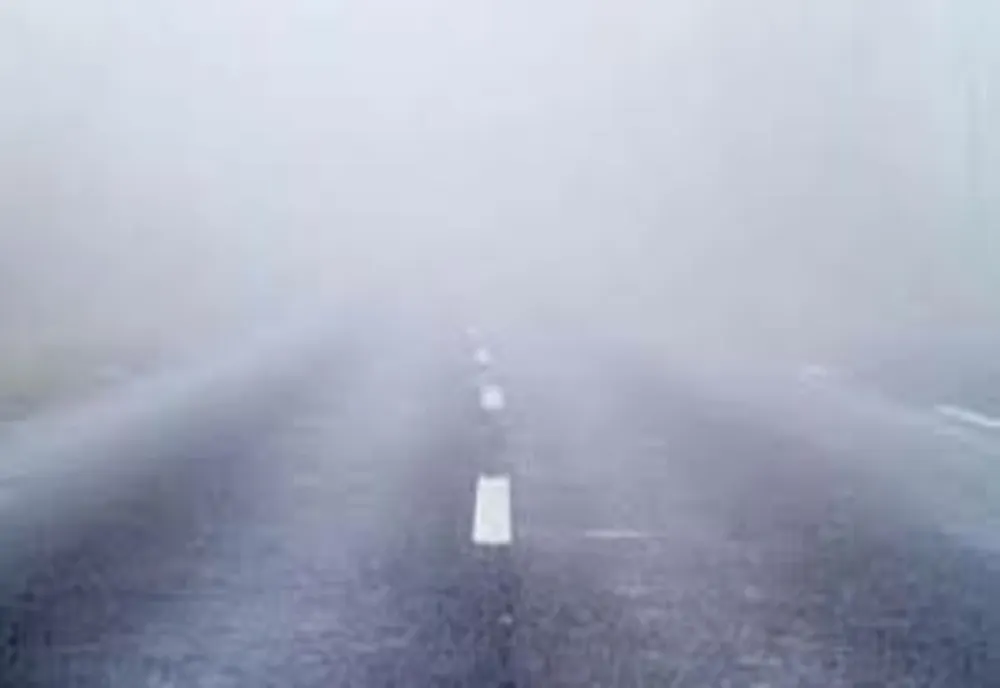 Mare atenție, șoferi. Cod galben de ceață, ghețuș și polei în șapte județe