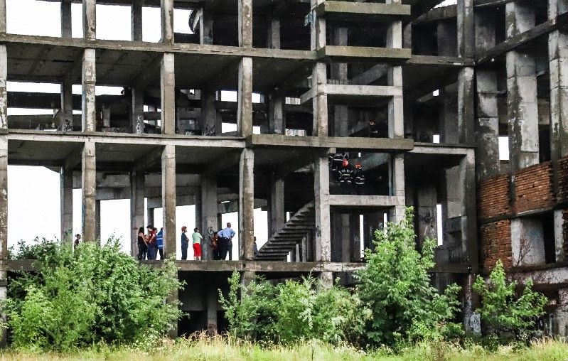 Tentativă de suicid pe Casa Tineretului