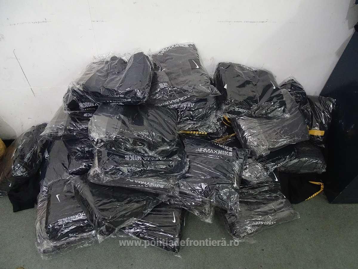 articole textile și parfumuri contrafăcute