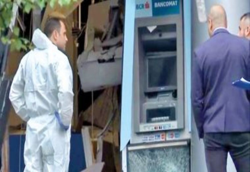 Atac similar cu cel din Bolintin Vale! Au aruncat în aer bancomatul