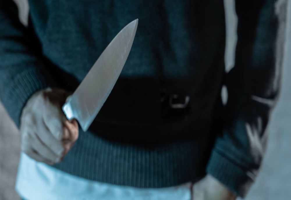 Avocatul din Giurgiu care a atacat cu maceta un tânăr, în arest la domiciliu