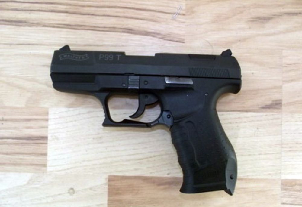 Un jandarm s-a împuşcat în cap, în faţa unui centru de carantină 