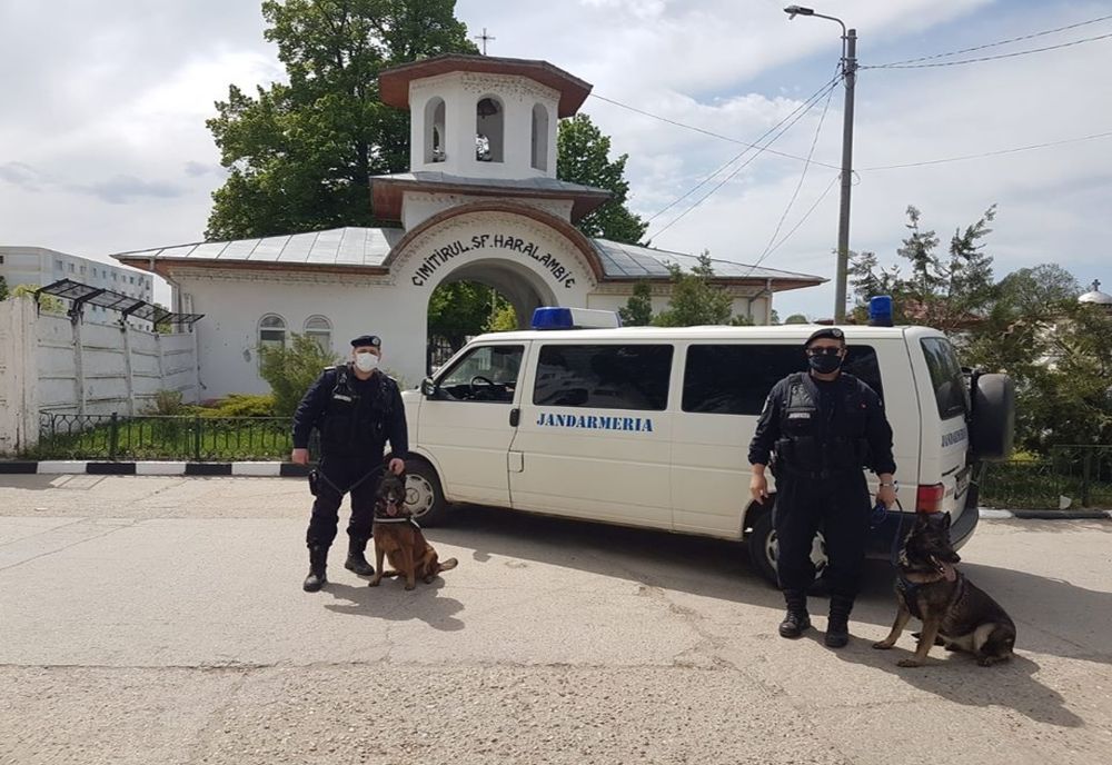 Cimitirele, supravegheate de poliţişti şi jandarmi 