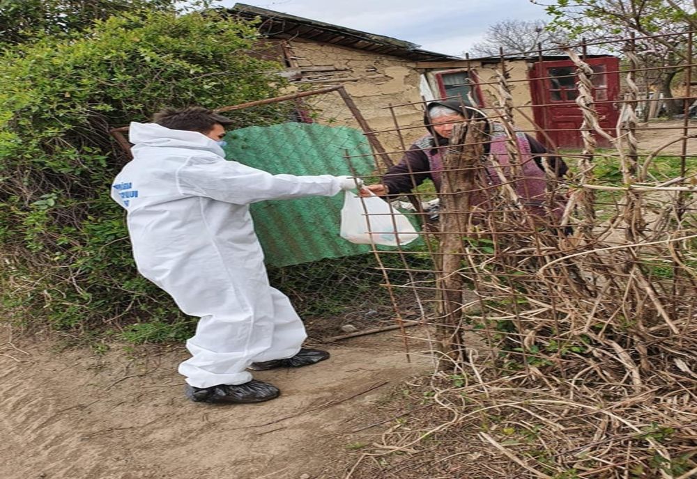 Voluntarii Primăriei Giurgiu, în sprijinul persoanelor aflate în dificultate  