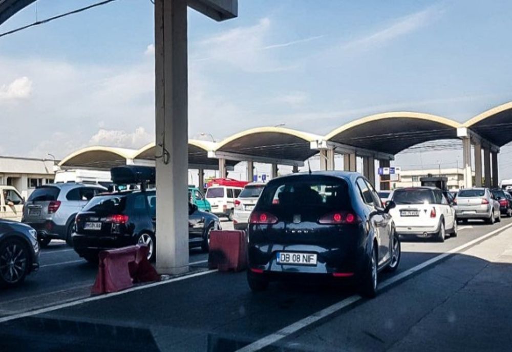 Aglomerație la ieșirea din România spre Bulgaria, din Giurgiu. Turiștii stau în coloană de mașini