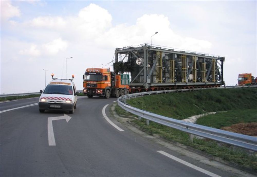 Trei transporturi agabaritice de piese metalice vor tranzita județul Giurgiu