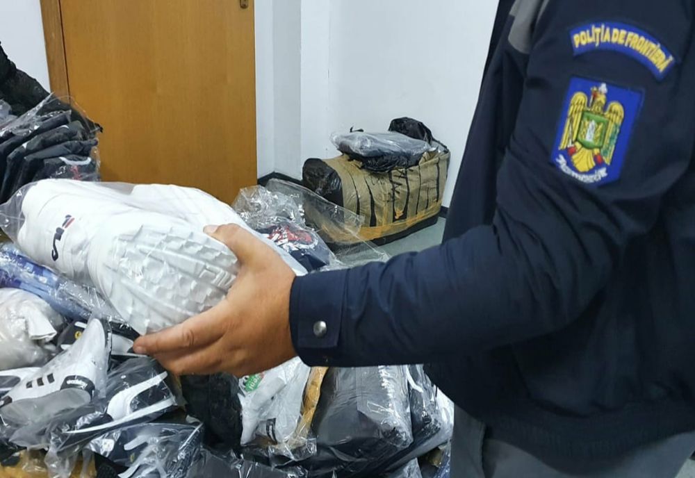 Captură record de bunuri contrafăcute a polițiștilor de frontieră giurgiuveni