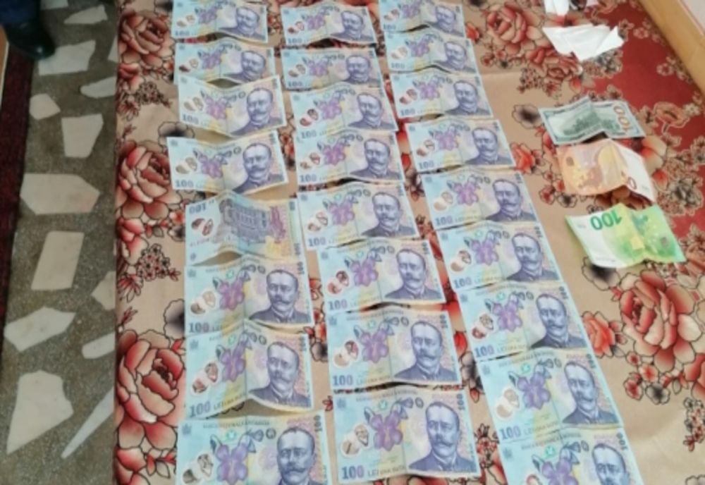 Hoți de bijuterii și de bani, care acționau în mai multe județe, printre care și Giurgiu, prinși de polițiști