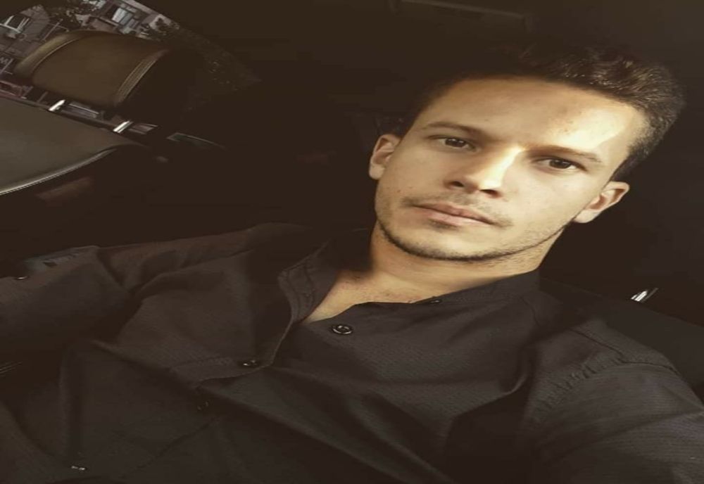 Moarte suspectă în comuna Comana. Tânăr găsit înjunghiat pe stradă