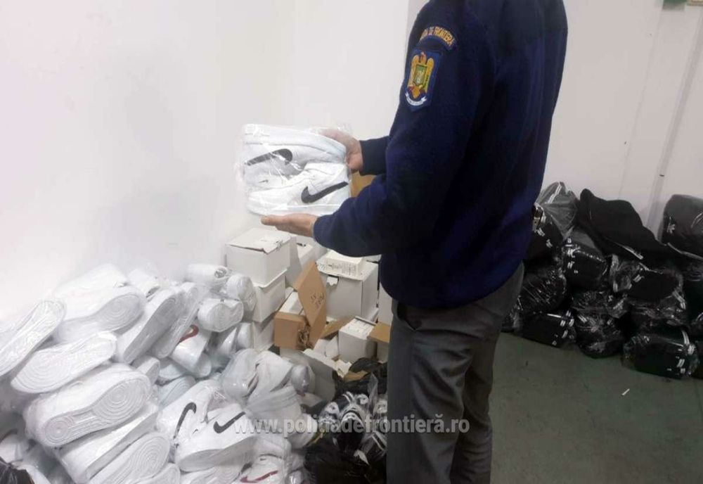 Captură impresionantă de bunuri contrafăcute a polițiștilor de frontieră de la Giurgiu