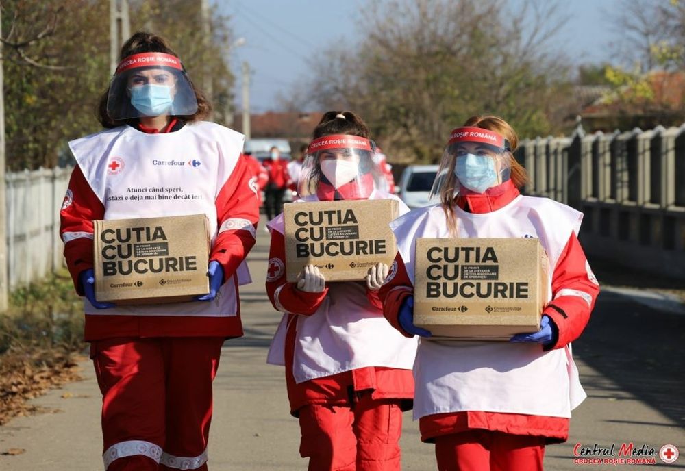 „Cutia cu Bucurie” a ajuns la 50 de familii nevoiașe  din localitățile Vedea și Oinacu 